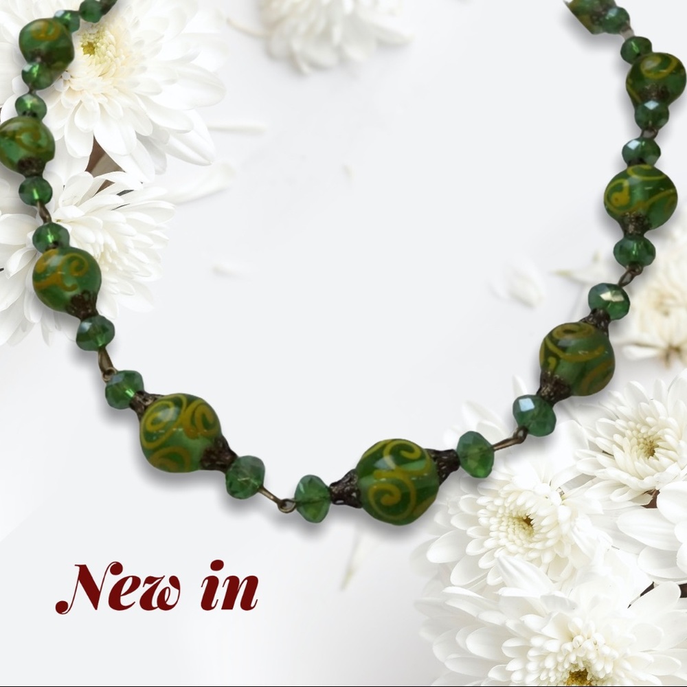 WEDDING CAKE BEADING NECKLACE
